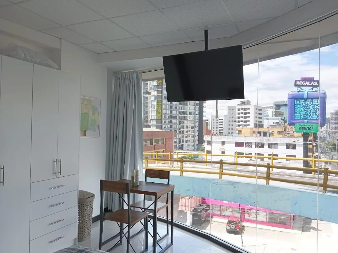 키토 Edificio Construiblec Republica 아파트 0*,